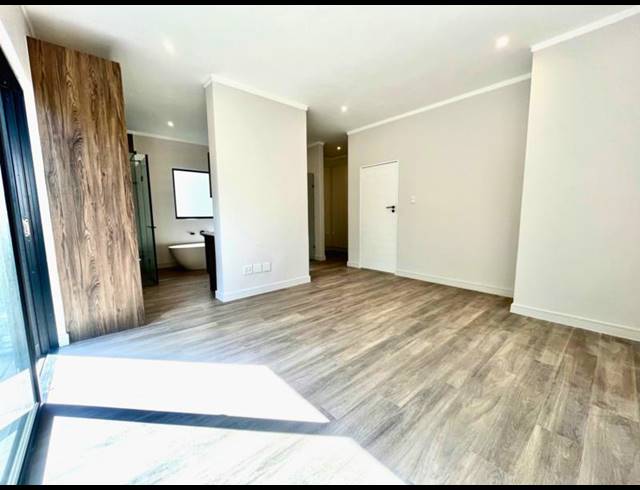 4 BEDROOM DUPLEX FOR SALE IN BRYANSTON